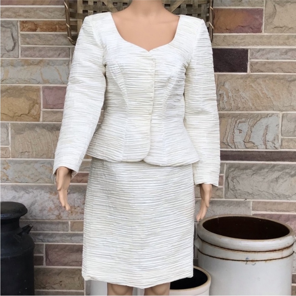 Yoly Munoz Cream Pleated Skirt Suit